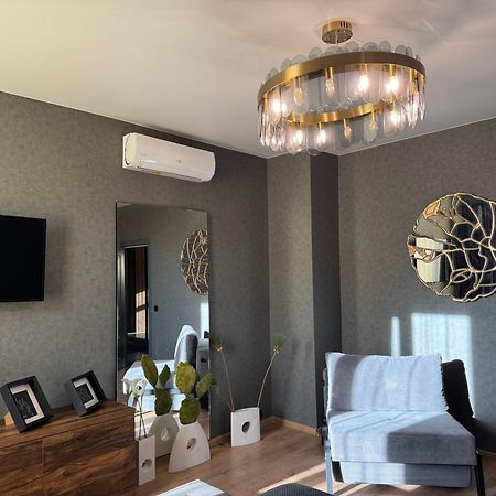 Apartments Lux In City Center إلفيف المظهر الخارجي الصورة