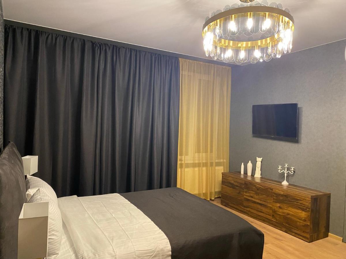 Apartments Lux In City Center إلفيف المظهر الخارجي الصورة